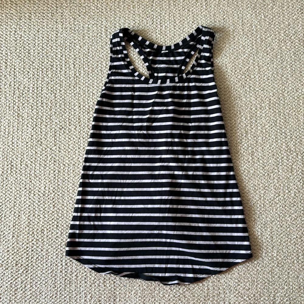 Striped lululemon tank top​